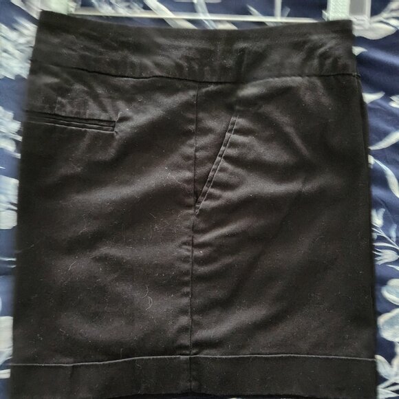The LIMITED Ladies Cuffed Flat Front Shorts CASSIDY FIT Inseam 5” Black Size 14 - Picture 3 of 8